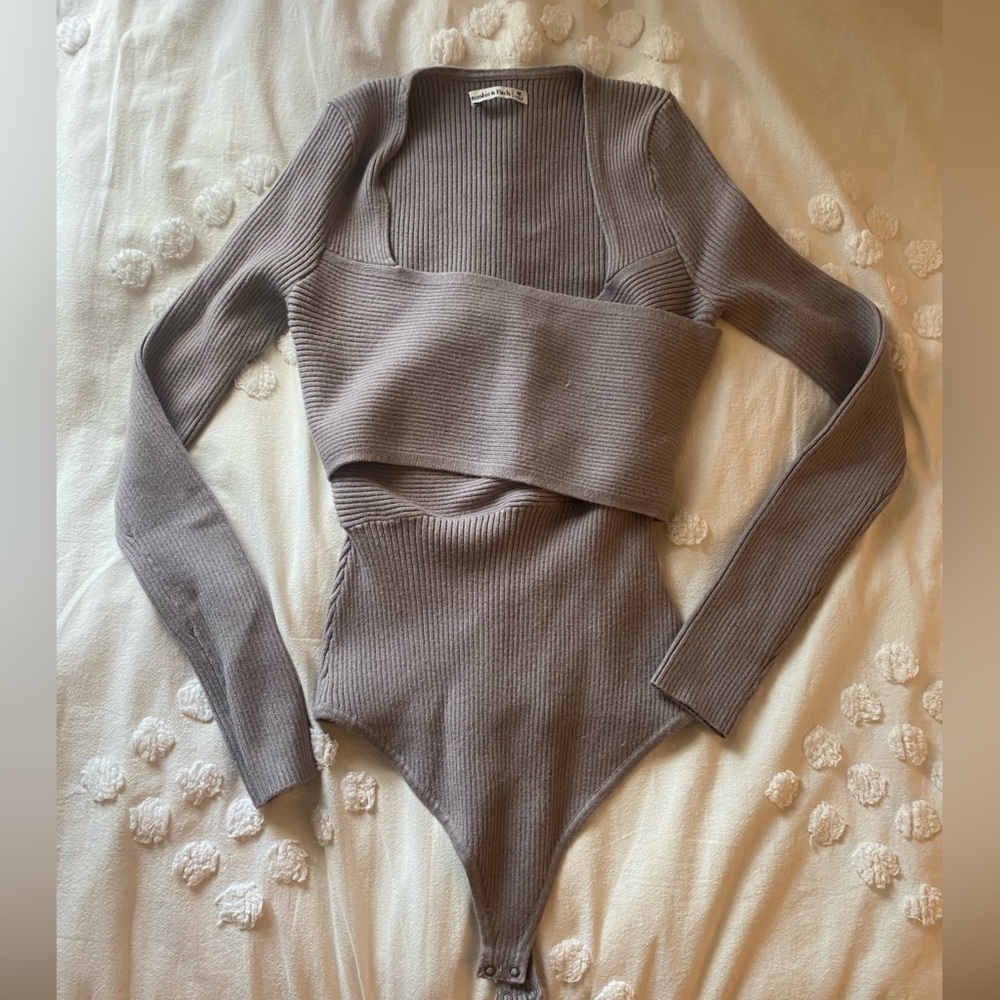 Abercrombie and Fitch Medium purple/brown long sleeve body suit. Worn once!
